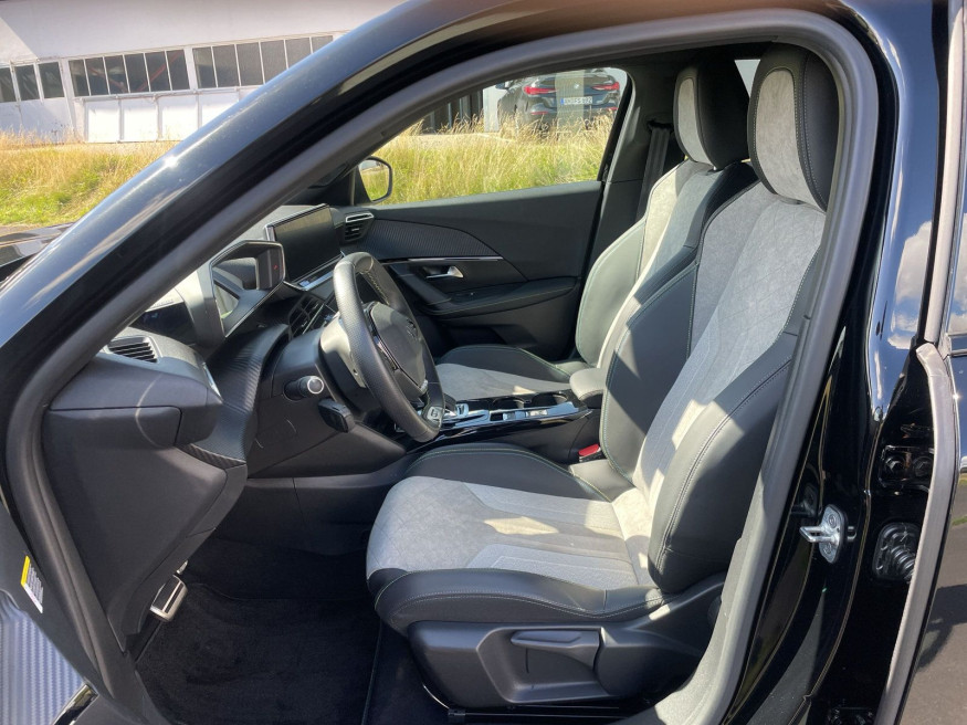 PEUGEOT 2008 GT Pack Elektro 136