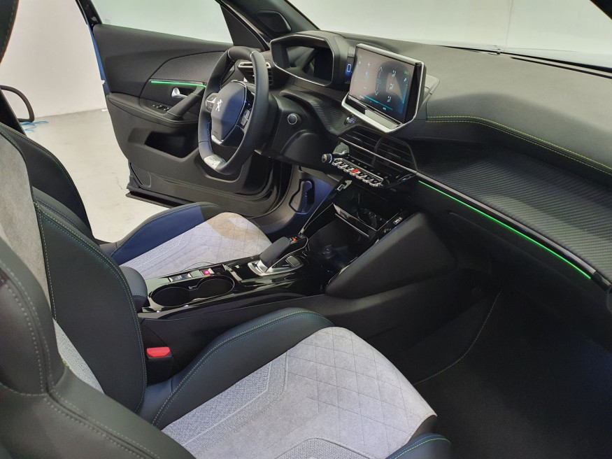 PEUGEOT 2008 GT Pack Elektro 136