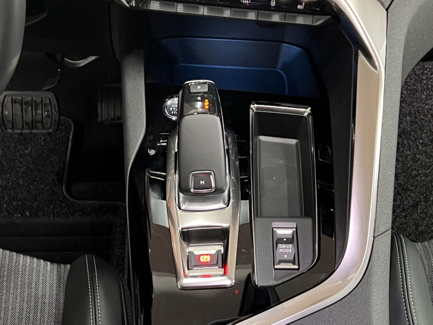 PEUGEOT 5008 Allure Pack PT 130 EAT8