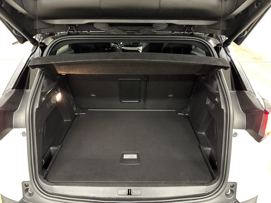 PEUGEOT 3008 GT, Pure Tech, LED, SHZ