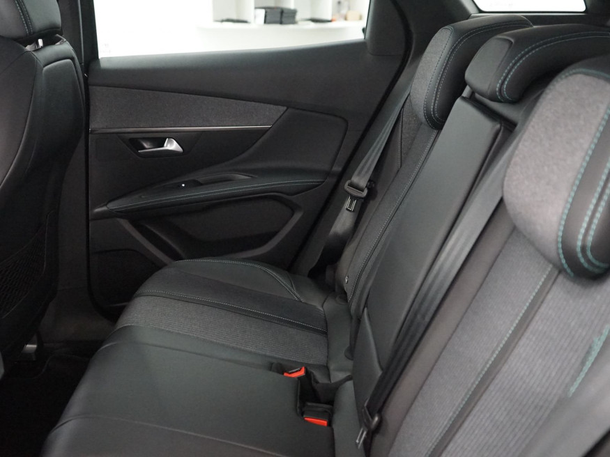 PEUGEOT 3008 Allure Pack,LED,SHZ,Easy-Paket