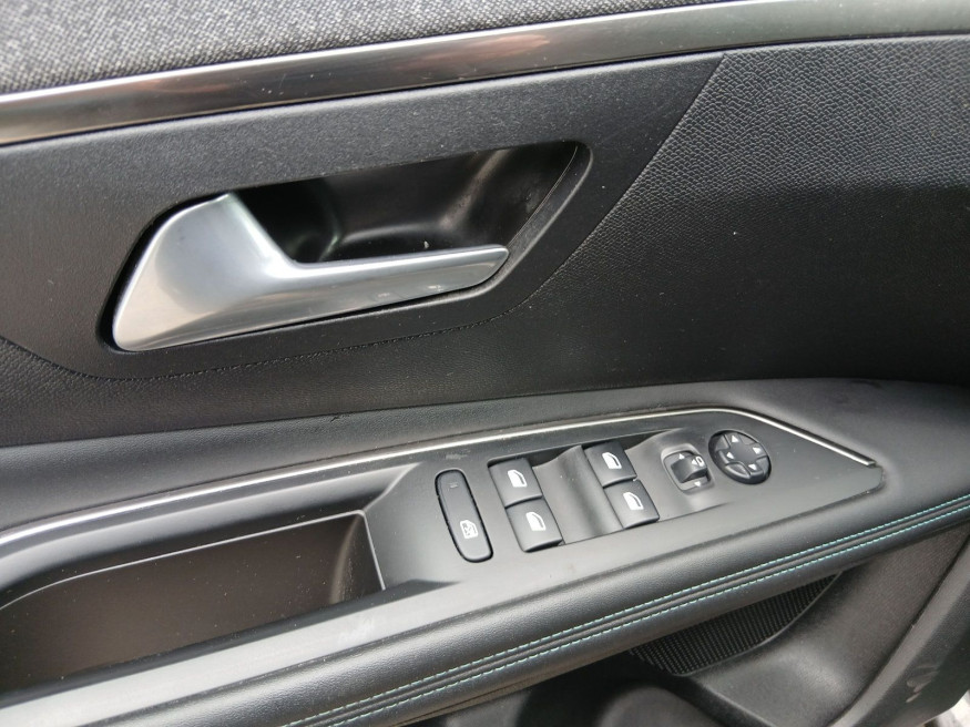 PEUGEOT 3008 Allure Pack,LED,SHZ,Easy-Paket