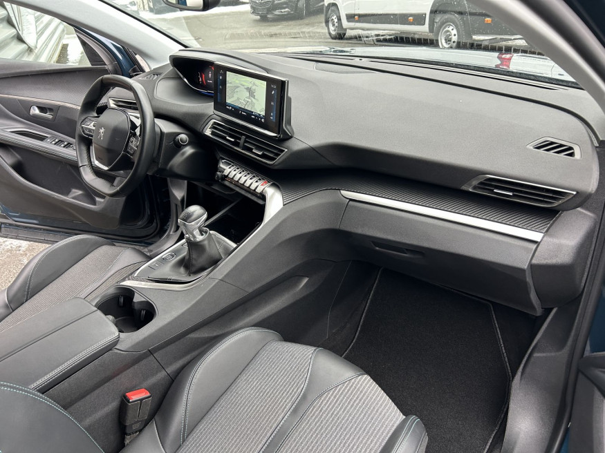 PEUGEOT 3008 Allure PureTech 130,Navi,SHZ