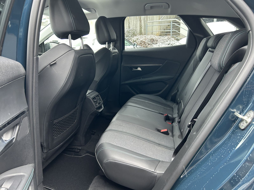 PEUGEOT 3008 Allure PureTech 130,Navi,SHZ