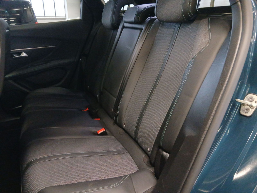 PEUGEOT 3008 Allure PureTech 130,Navi,SHZ