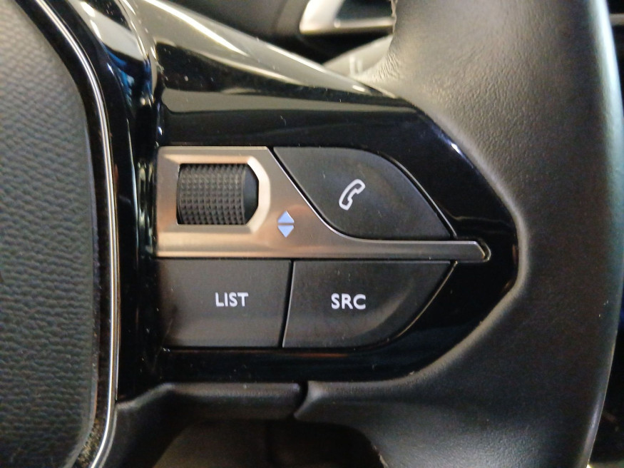 PEUGEOT 3008 Allure PureTech 130,Navi,SHZ