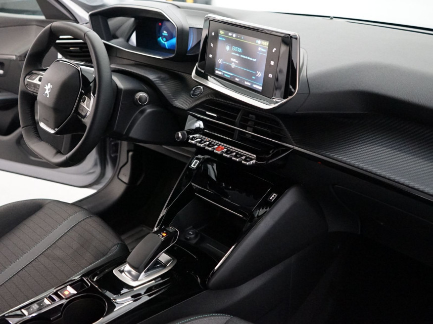 PEUGEOT 208 Allure Pack136,Kamera,SHZ