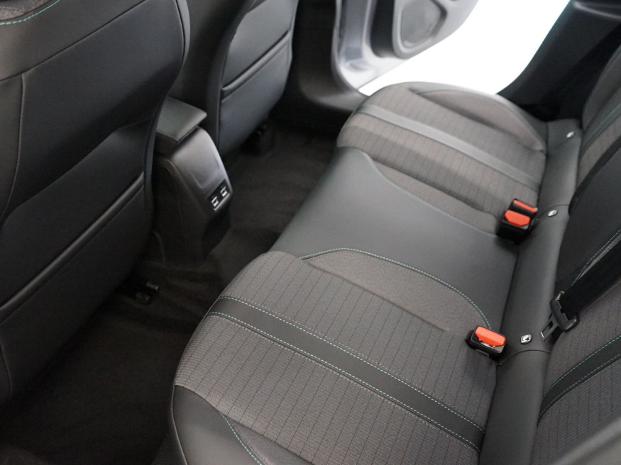 PEUGEOT 208 Allure Pack136,Kamera,SHZ