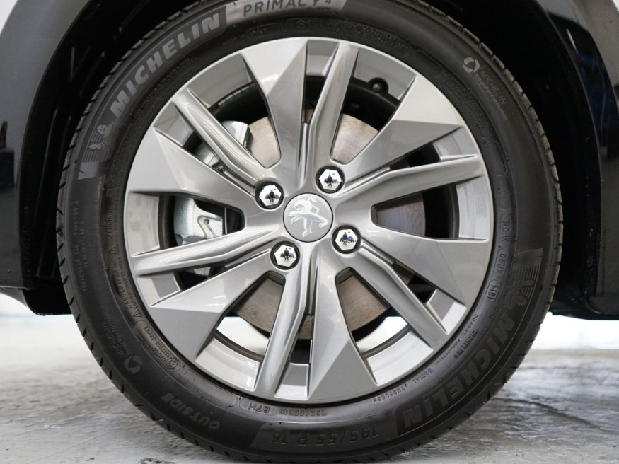 PEUGEOT 208 Allure Pack136,Kamera,SHZ