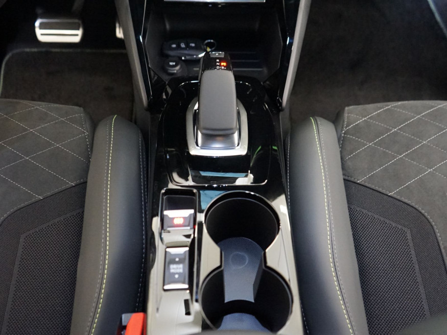 PEUGEOT 208 GT Pack Elektro 136 DAB+