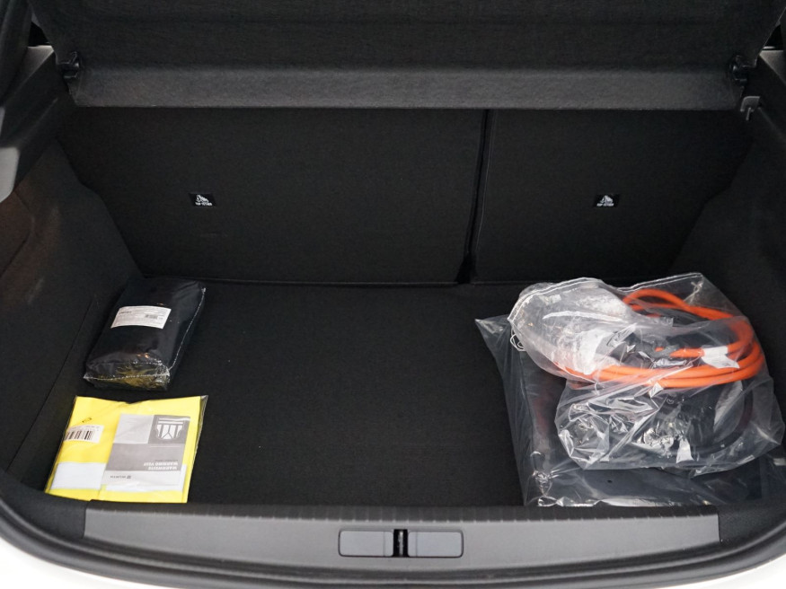 PEUGEOT 208 GT Pack Elektro 136 DAB+