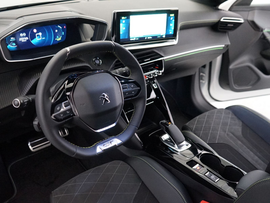 PEUGEOT 208 GT Pack Elektro 136 DAB+