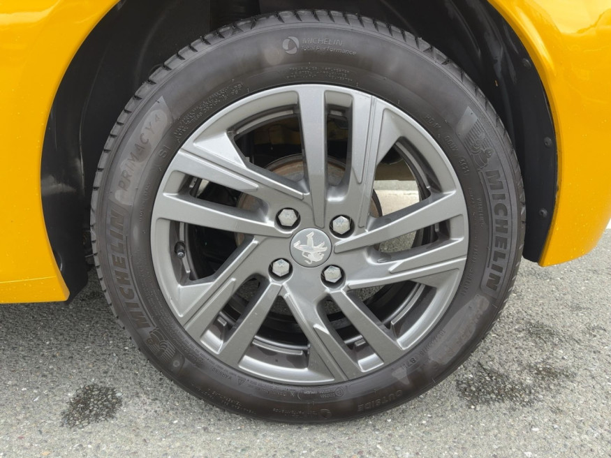PEUGEOT 208 Active Pack Pure Tech 100