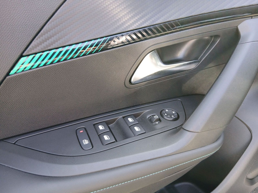 PEUGEOT 2008 Allure Pure Tech 100