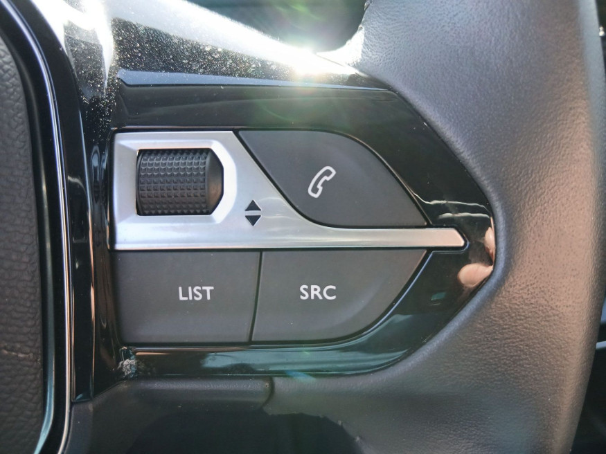 PEUGEOT 2008 Allure Pure Tech 100