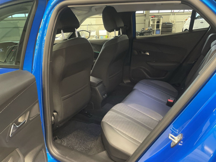 PEUGEOT 2008 Allure PureTech 130,Kam.,SHZ