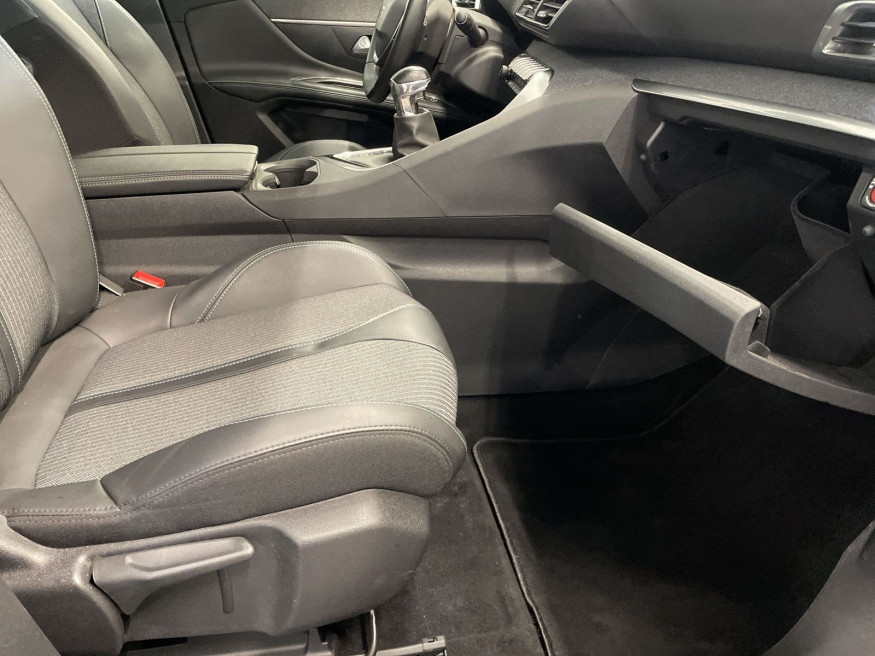 PEUGEOT 5008 Allure Pack PT 130, SHZ vo.
