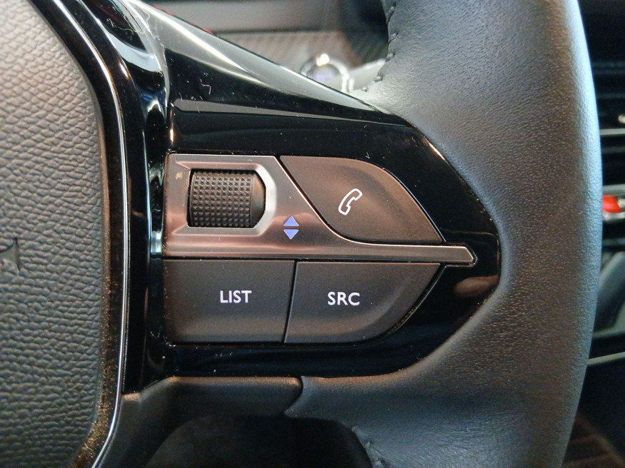 PEUGEOT 208 Allure 136