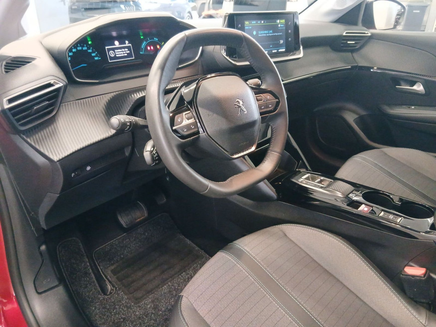 PEUGEOT 208 Allure 136