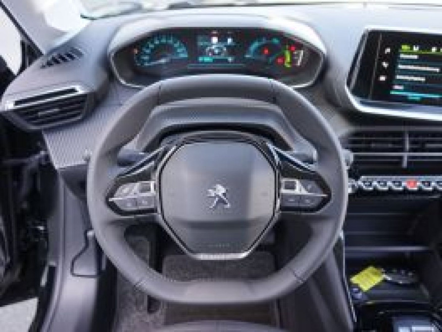 PEUGEOT 208 Active Pack Elektro 136 Navi