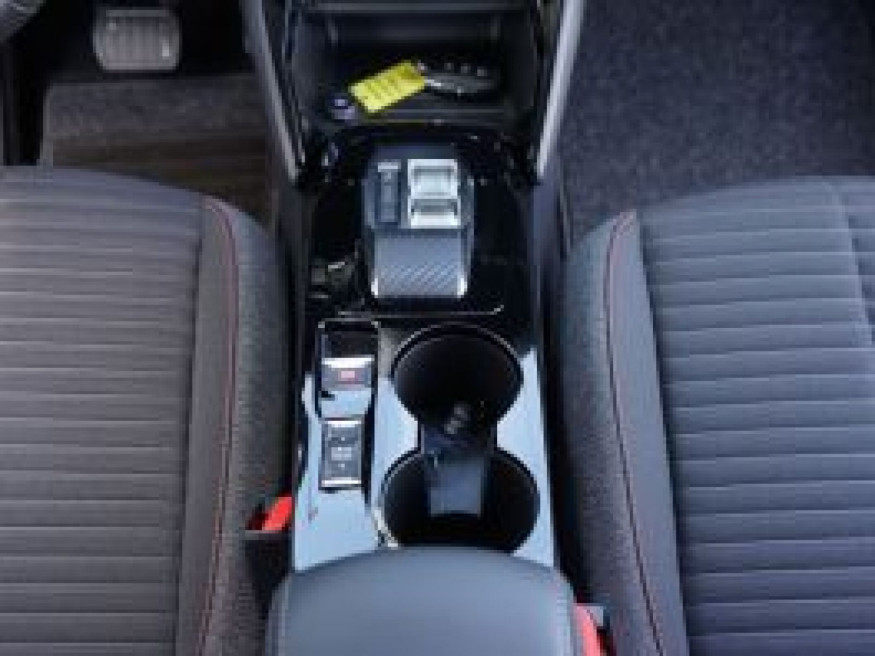 PEUGEOT 208 Active Pack Elektro 136 Navi
