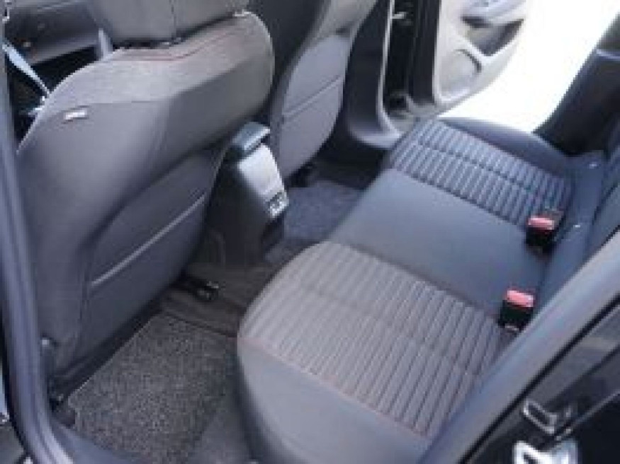 PEUGEOT 208 Active Pack Elektro 136 Navi