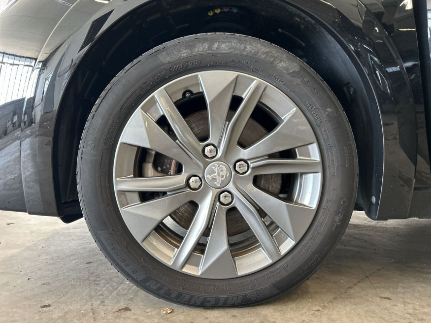 PEUGEOT 208 Active Pack Elektro 136