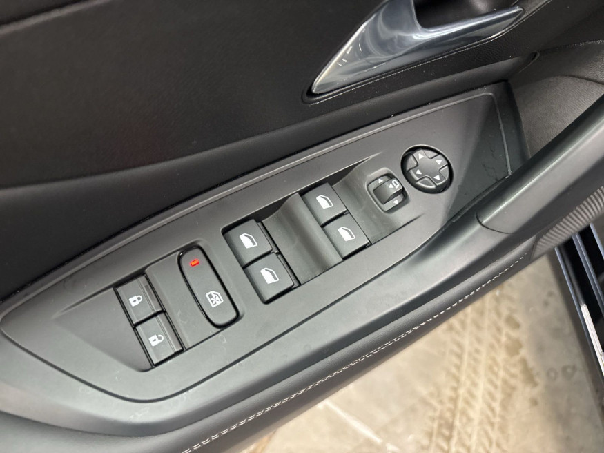 PEUGEOT 308 Allure Pure Tech 130, SHZ