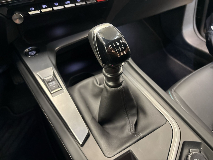 PEUGEOT 308 Allure Pure Tech 130, SHZ