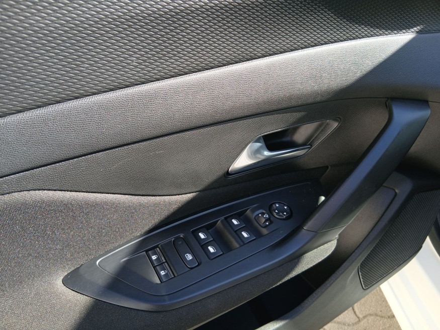 PEUGEOT 308 ActivePack Hybrid 180 e-EAT8
