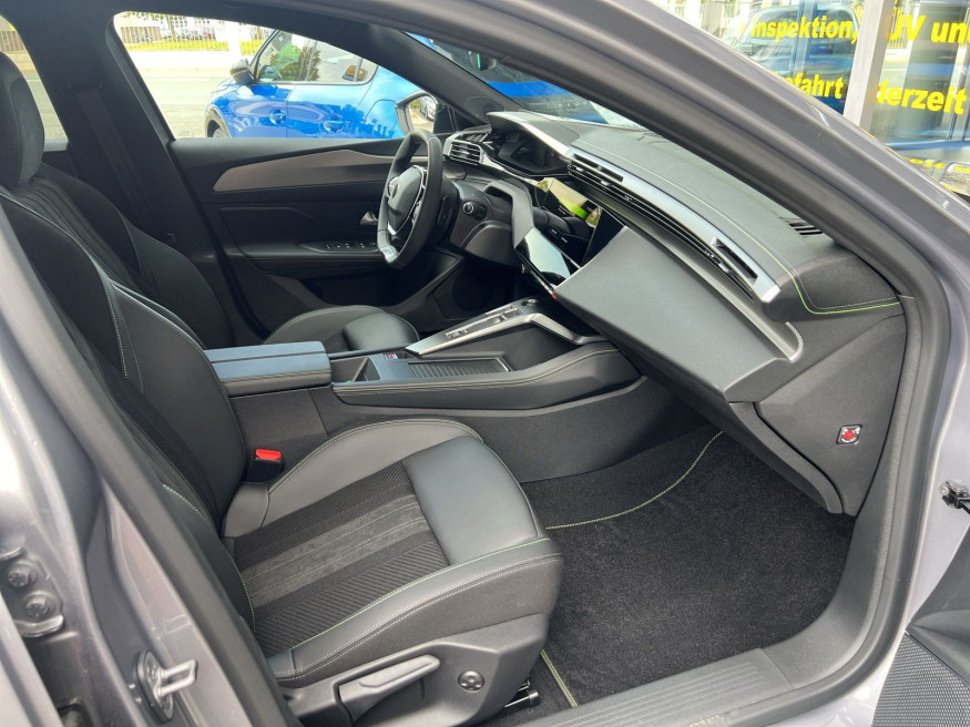 PEUGEOT 308 GT BlueHDi 130 EAT8 SHZ, NAV