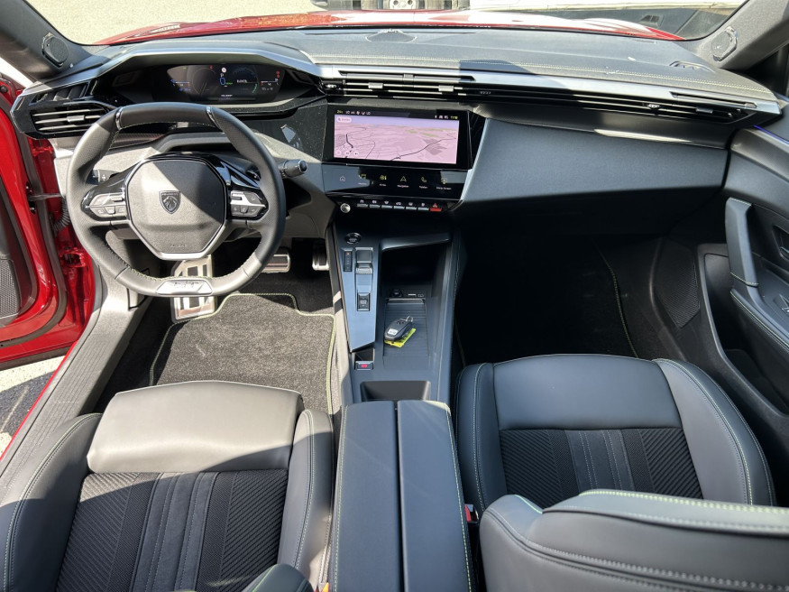 PEUGEOT 408 GT Plug-In Hybr. 225 e-EAT 8