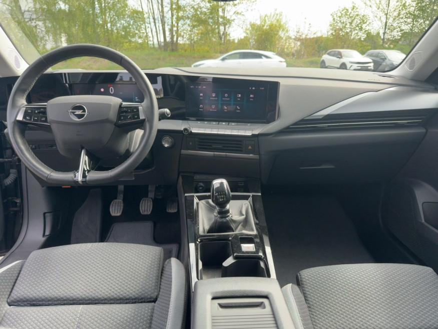 OPEL Astra Enjoy 1.2 Turbo 130PS