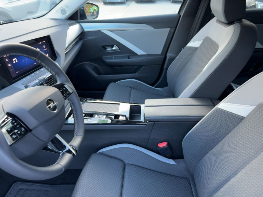 OPEL Astra ST Business Edition, LED