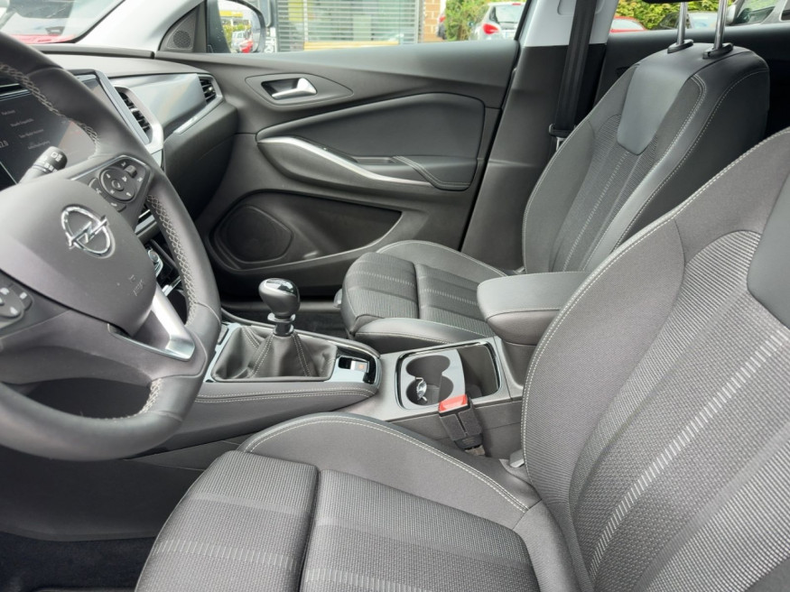 OPEL Grandland Eleg.,AHK,Nav,Matrix LED,Kam