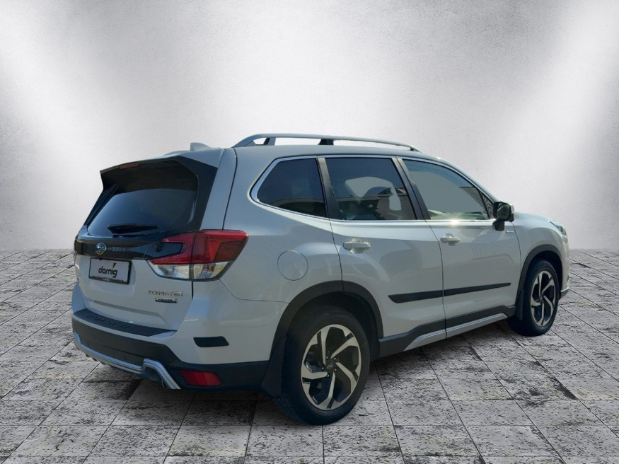 SUBARU Forester Platinum