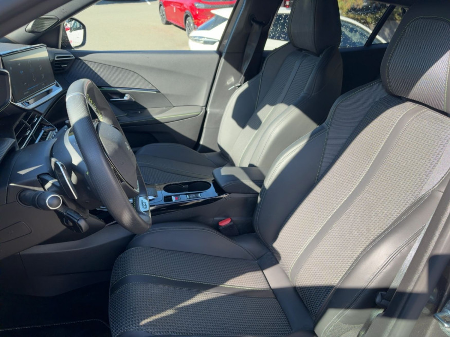 PEUGEOT 2008 GT PureTech 130 EAT8