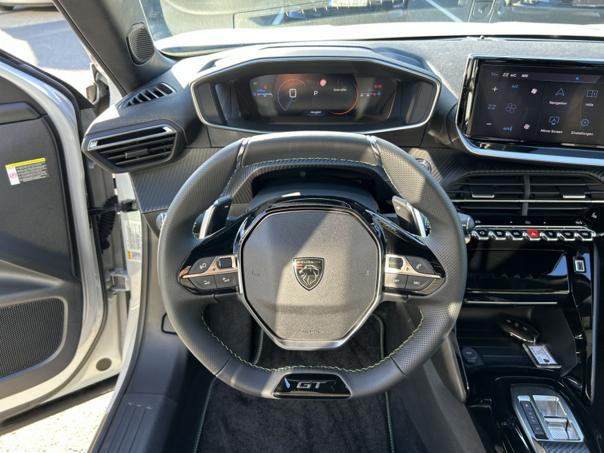PEUGEOT 2008 GT PureTech 130 EAT8