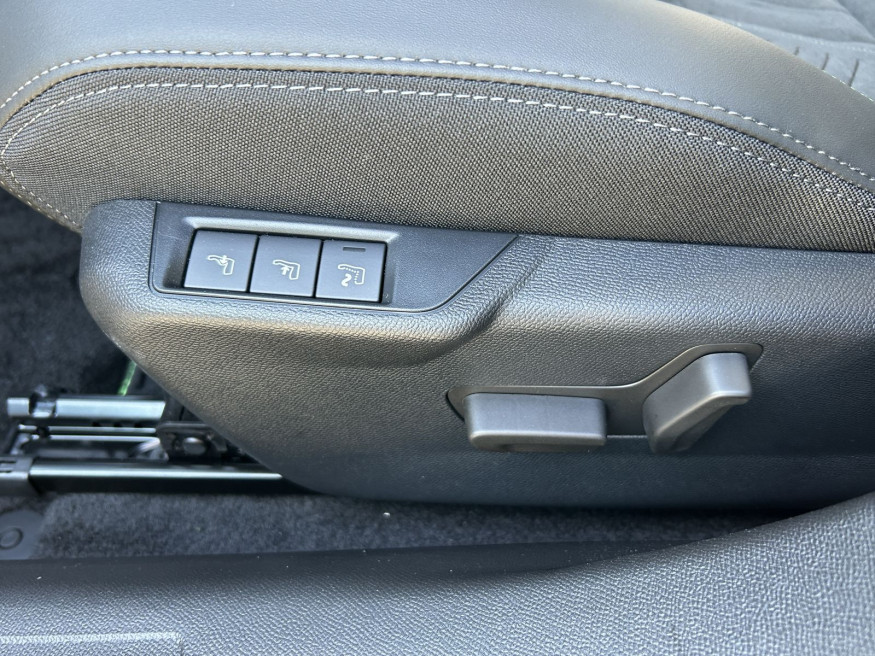 PEUGEOT 2008 GT PureTech 130 EAT8