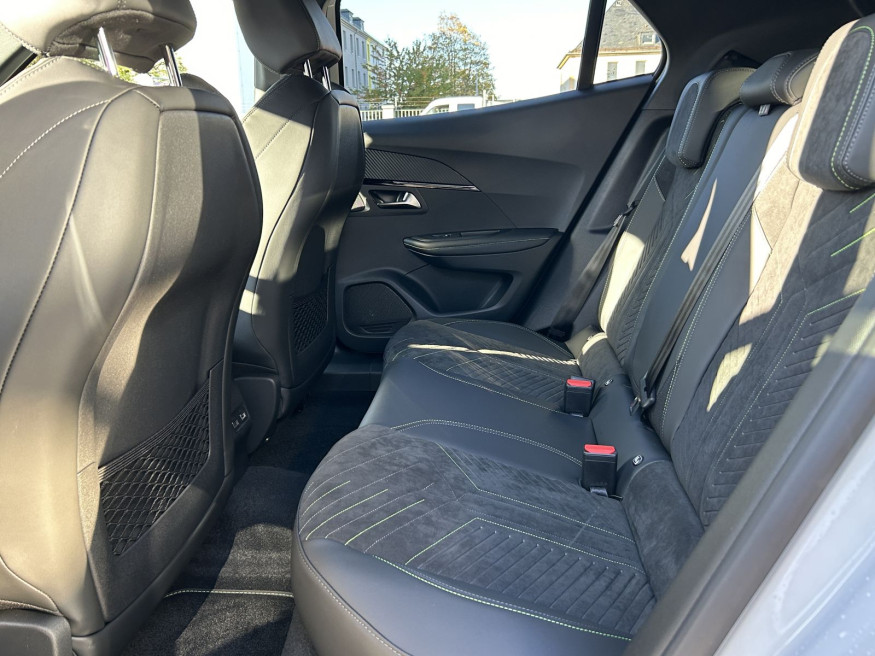 PEUGEOT 2008 GT PureTech 130 EAT8