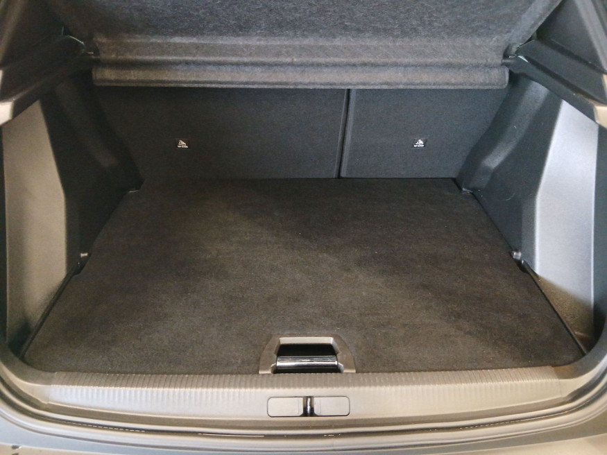 PEUGEOT 2008 Allure PT130 EAT8, SHZ, Kamera