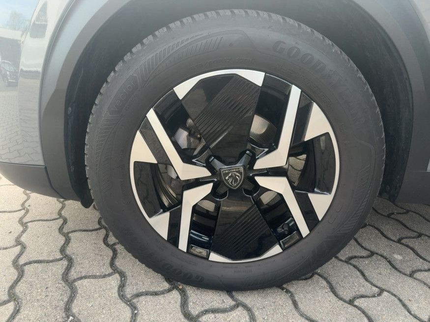 PEUGEOT 2008 Allure PureTech 100