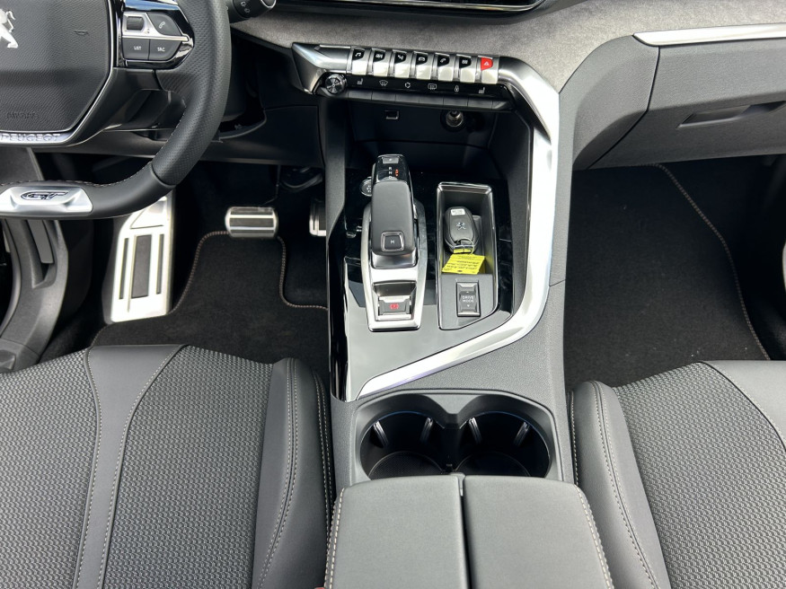 PEUGEOT 5008 GT BlueHDi 130 EAT8,SHZ