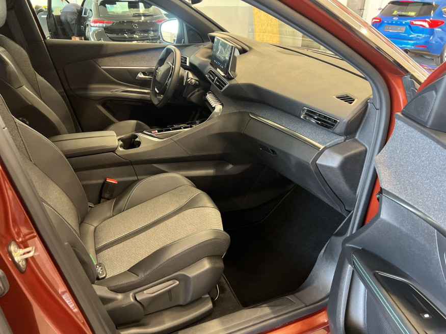 PEUGEOT 5008 Allure Pack PT 130 EAT8