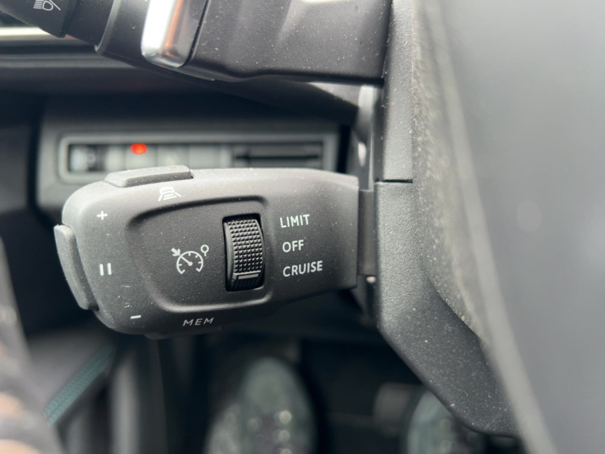 PEUGEOT 3008 Allure Pack,PureTech, SHZ, LED