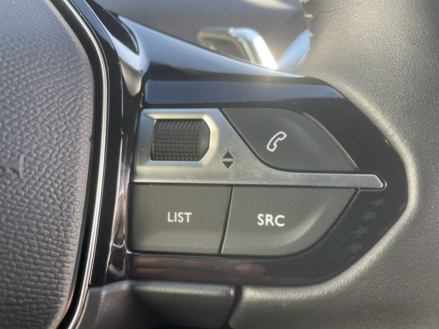 PEUGEOT 3008 Allure Pack,PureTech, SHZ, LED