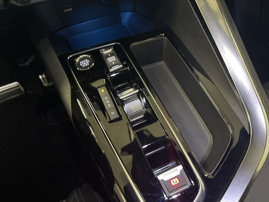 PEUGEOT 3008 GT Hybrid 136 e-DSC6