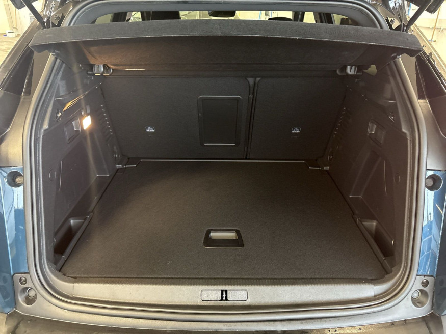 PEUGEOT 3008 GT Hybrid 136 e-DSC6