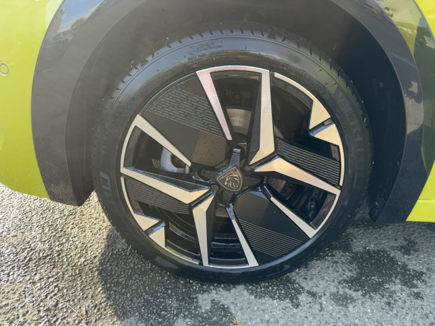 PEUGEOT 208 GT HYBRID