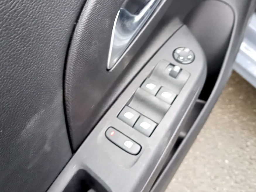 OPEL Corsa GS, LED, Kamera, SHZ, PDC